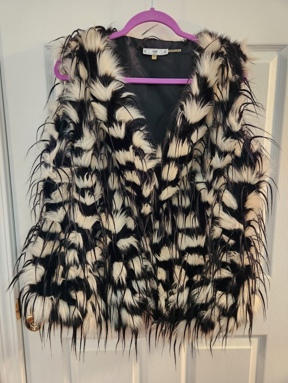 SIONI, Faux Fur Black and Cream Statement vest, sz PXL